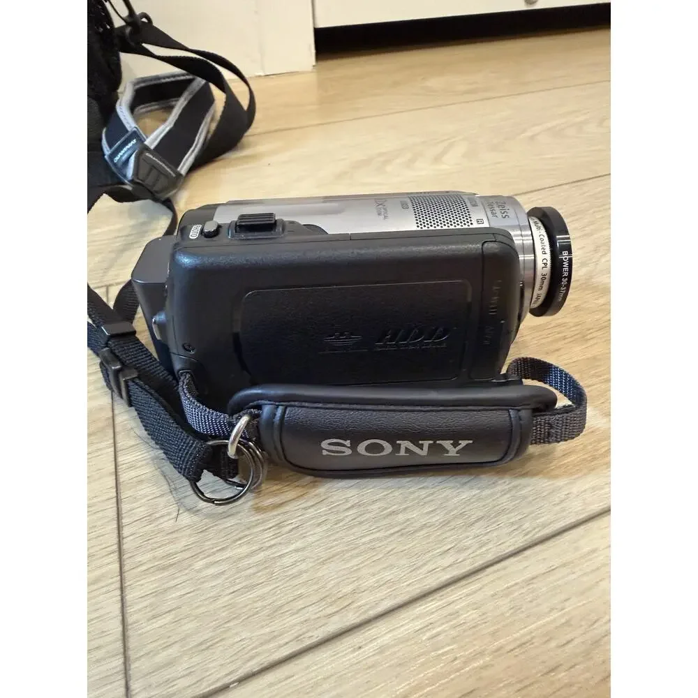 Sony HDR-XR100 HD Handycam Camcorder 80GB HDD Carl Zeiss + Case Charger Tested